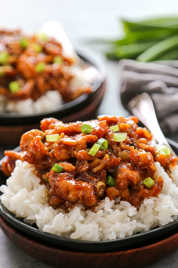 Mongolian Chicken (CALORIES: 330 PROTEINS:  52.5 Grams FATS:  2 Grams)