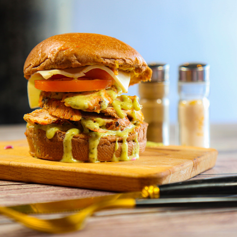 Chicken Chutney Burger (CALORIES: 415 PROTEINS: 52.5 Grams FATS: 20 Grams)