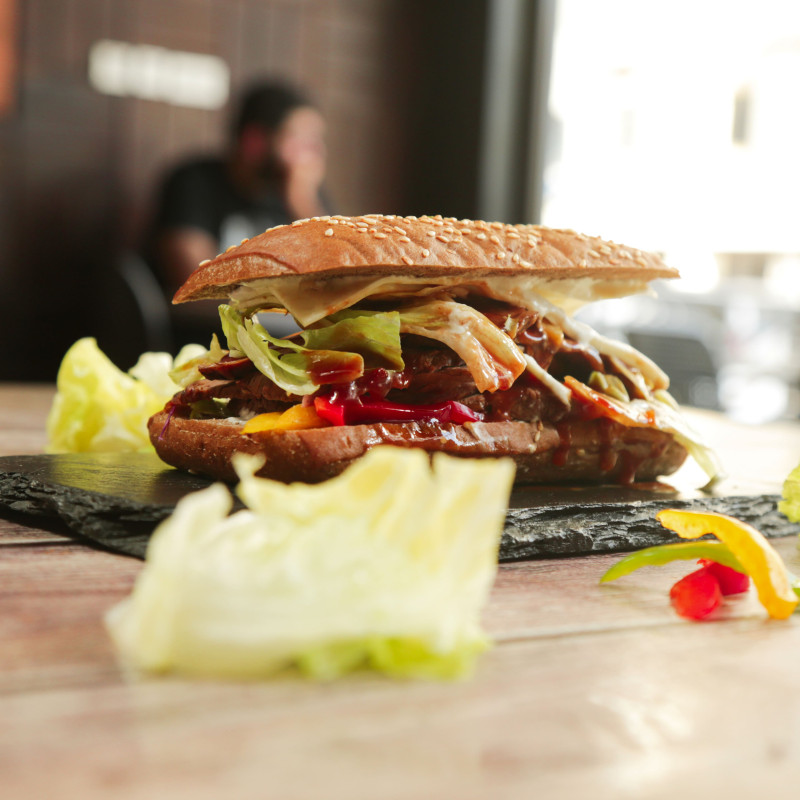 Beef Steak Burger  (CALORIES: 480  PROTEINS: 47 Grams  FATS: 22 Grams)