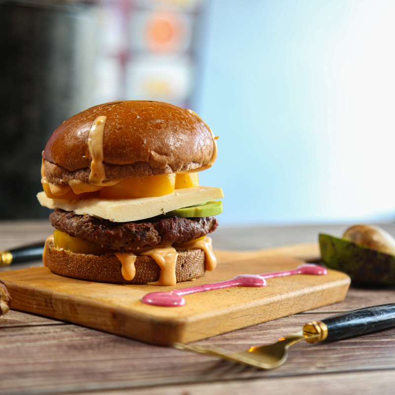 Dietly Beef Burger (CALORIES: 480 PROTEINS: 47 Grams FATS: 15.5 Grams)