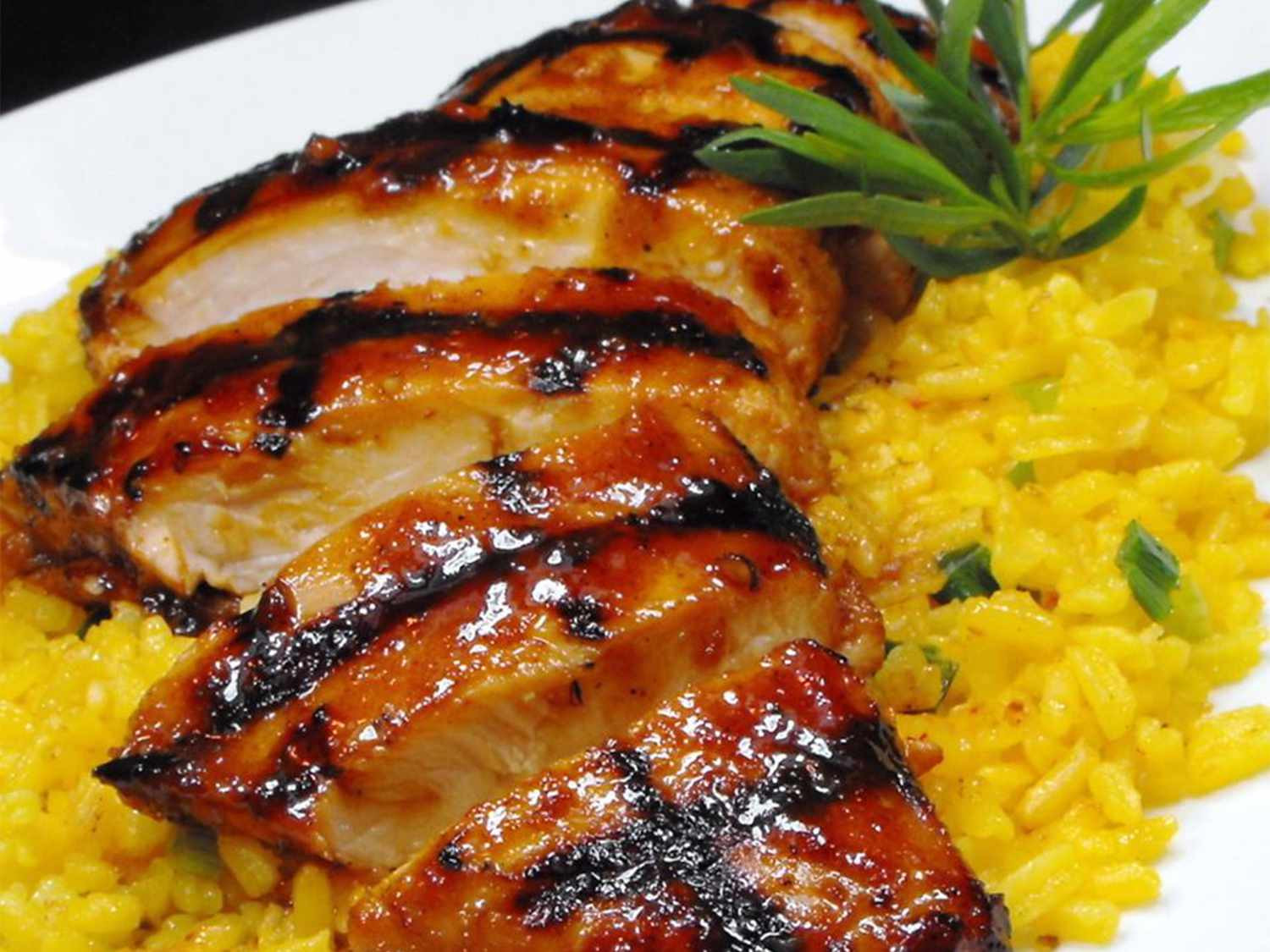 Majboos Chicken (CALORIES: 330 PROTEINS: 52.5 Grams FATS: 2 Grams)