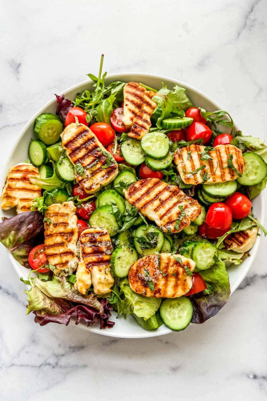 Halloumi Salad (CALORIES: 395 PROTEINS: 25.8 Grams FATS: 23.7 Grams)
